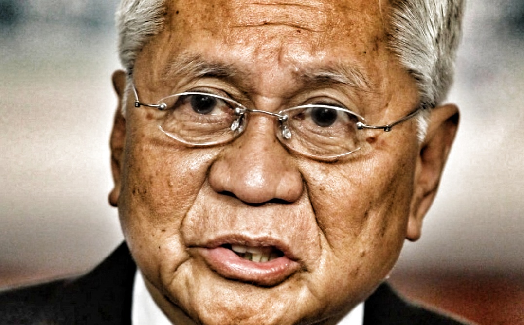 China detains former Foreign Affairs Sec Albert Del Rosario’s ass in Hong Kong!
