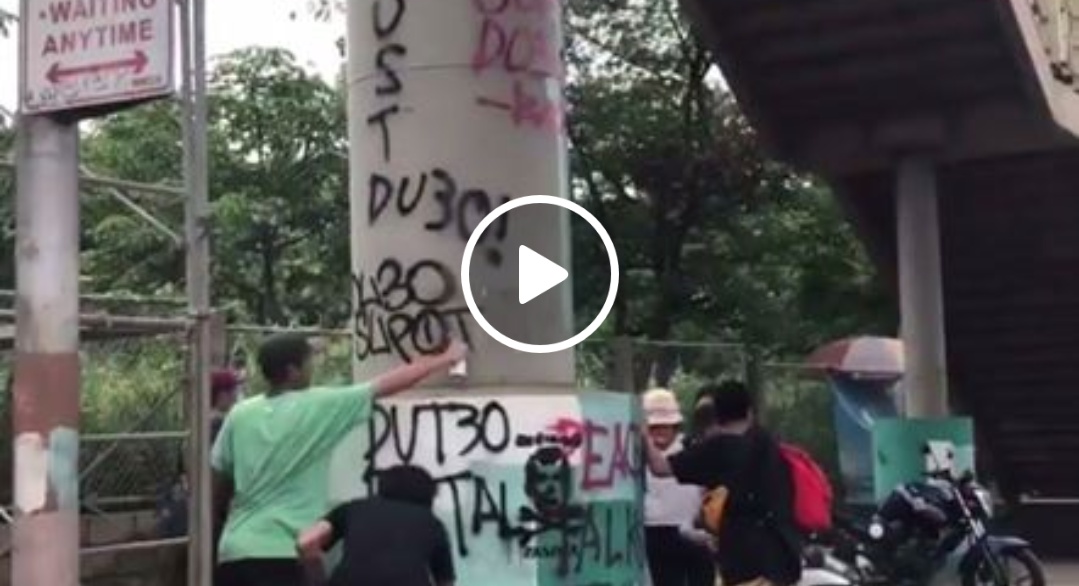 Anti-government “activists” spotted VANDALISING public property!