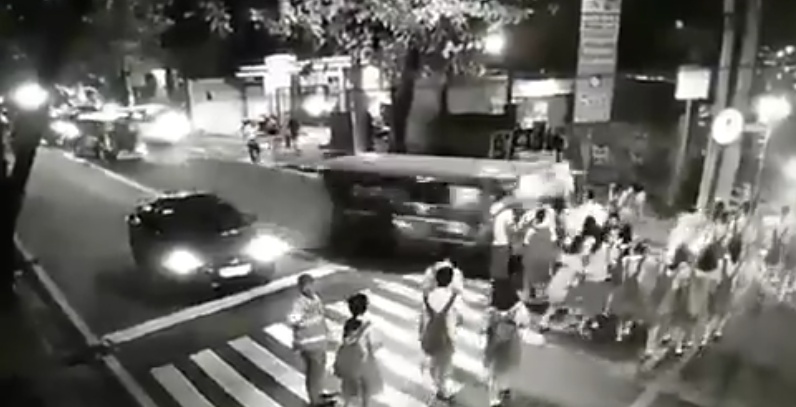 Horrifying video of jeepney running over students proves jeepneys are DANGEROUS to the public